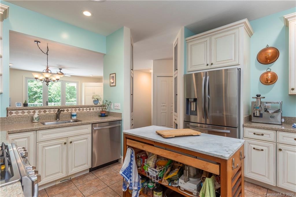 25 Emmaus Road Asheville NC 28805