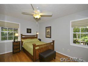 3 Hawthorne Drive Asheville NC 28805
