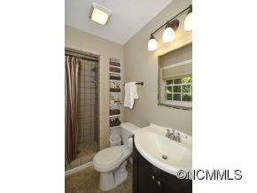 3 Hawthorne Drive Asheville NC 28805