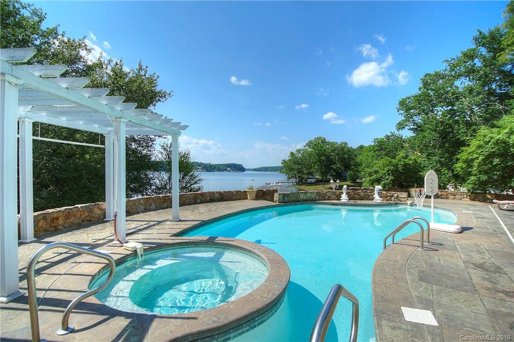 4627 Lochfoot Drive Charlotte NC 28278