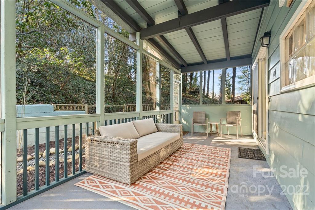 23 Valle Vista Drive Asheville NC 28804