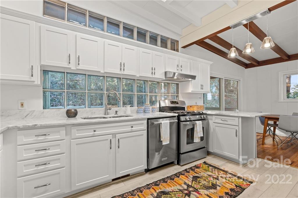 23 Valle Vista Drive Asheville NC 28804