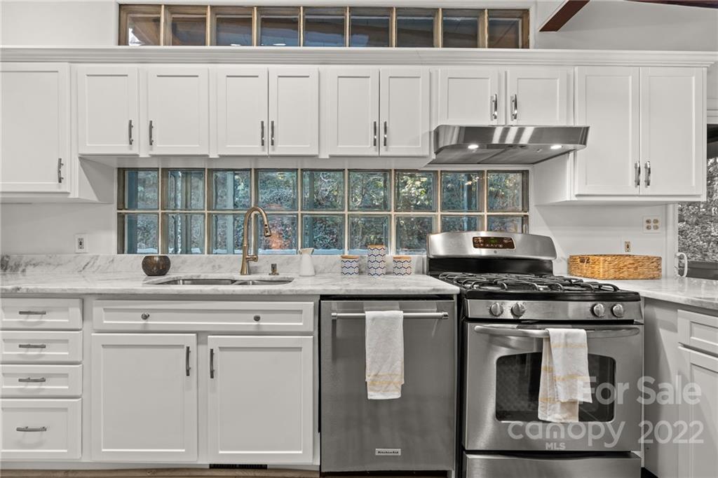 23 Valle Vista Drive Asheville NC 28804