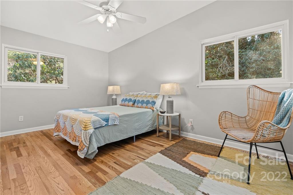 23 Valle Vista Drive Asheville NC 28804