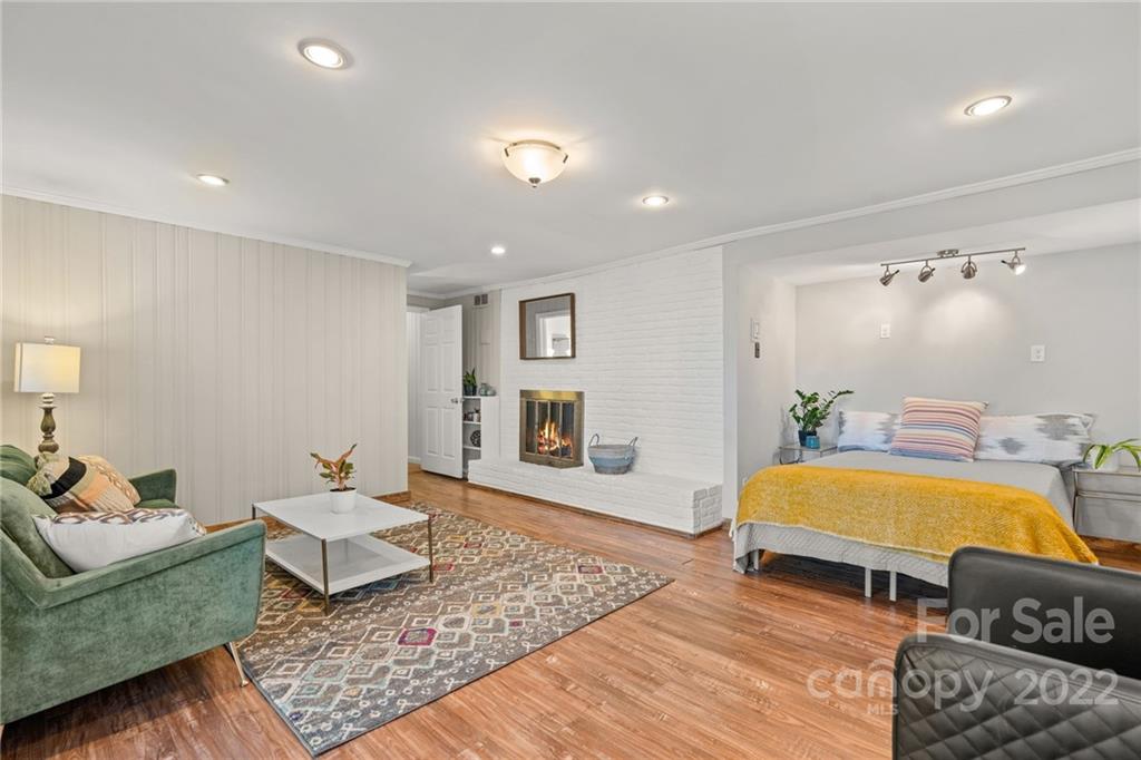 23 Valle Vista Drive Asheville NC 28804