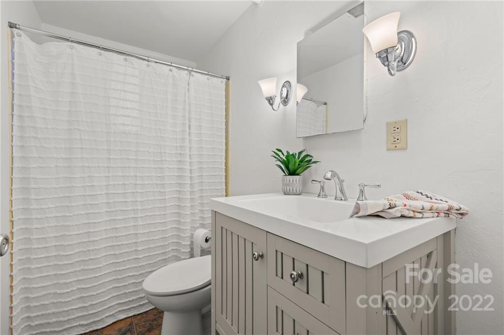 23 Valle Vista Drive Asheville NC 28804