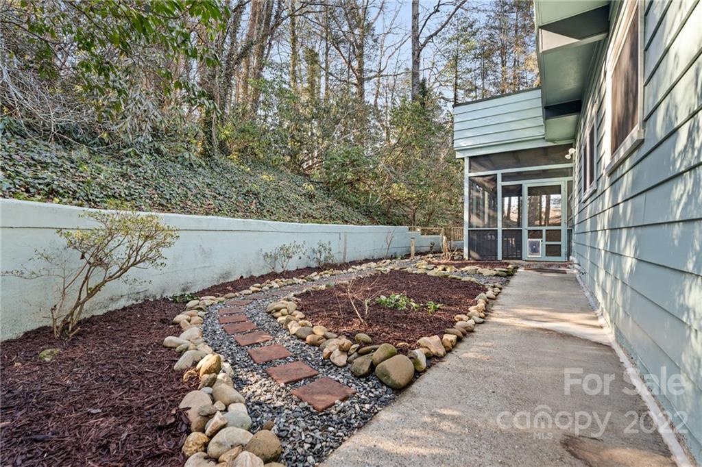 23 Valle Vista Drive Asheville NC 28804
