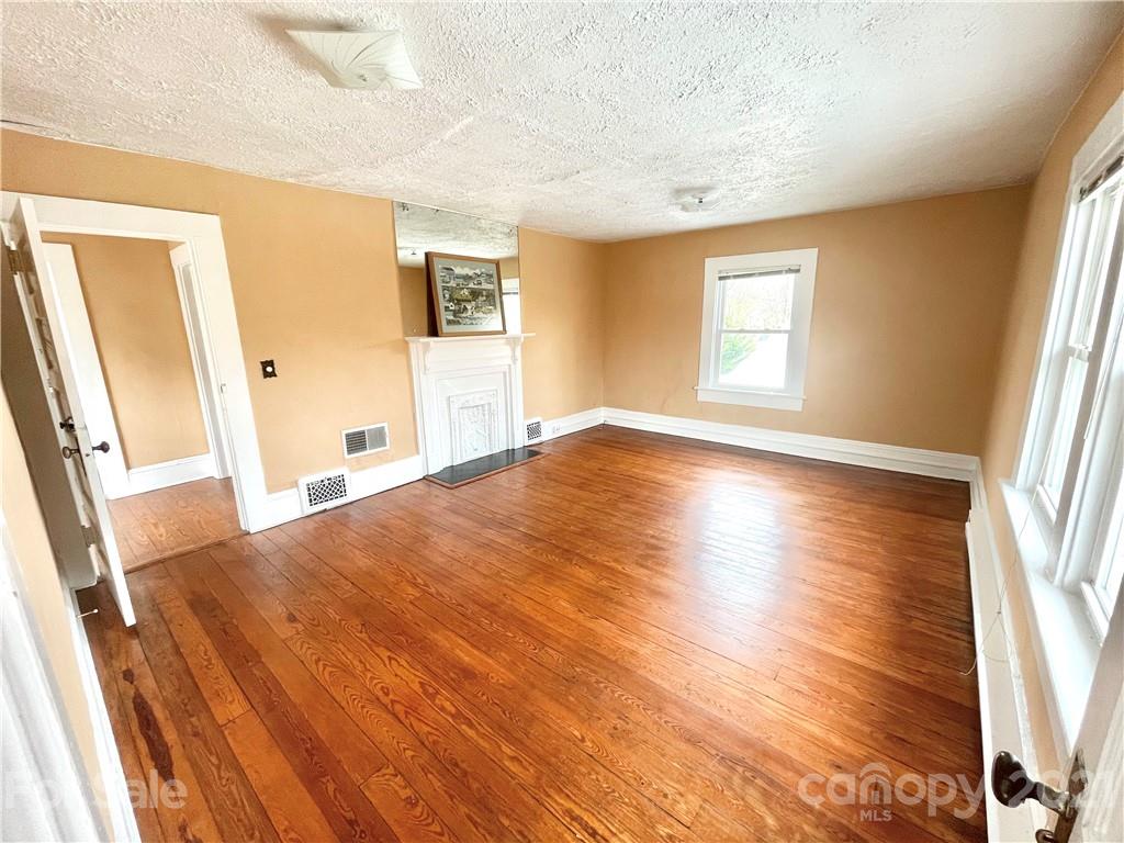 40 Holland Street Asheville NC 28801