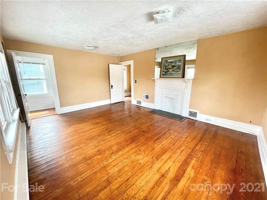 40 Holland Street Asheville NC 28801
