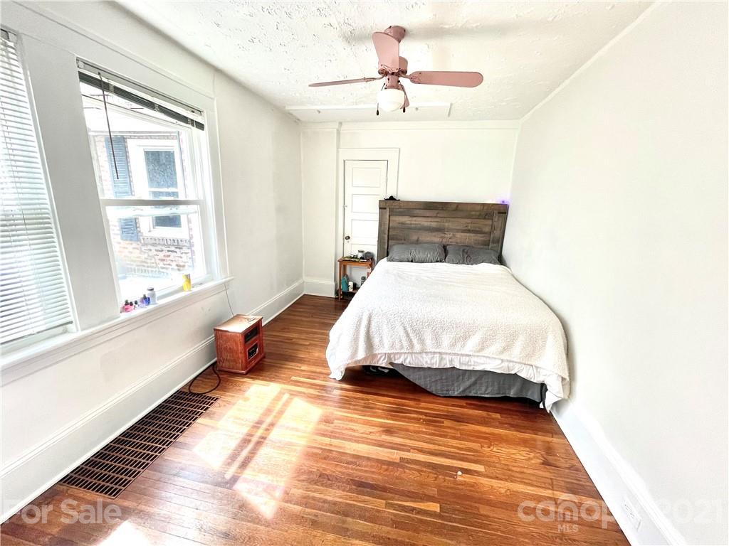 40 Holland Street Asheville NC 28801