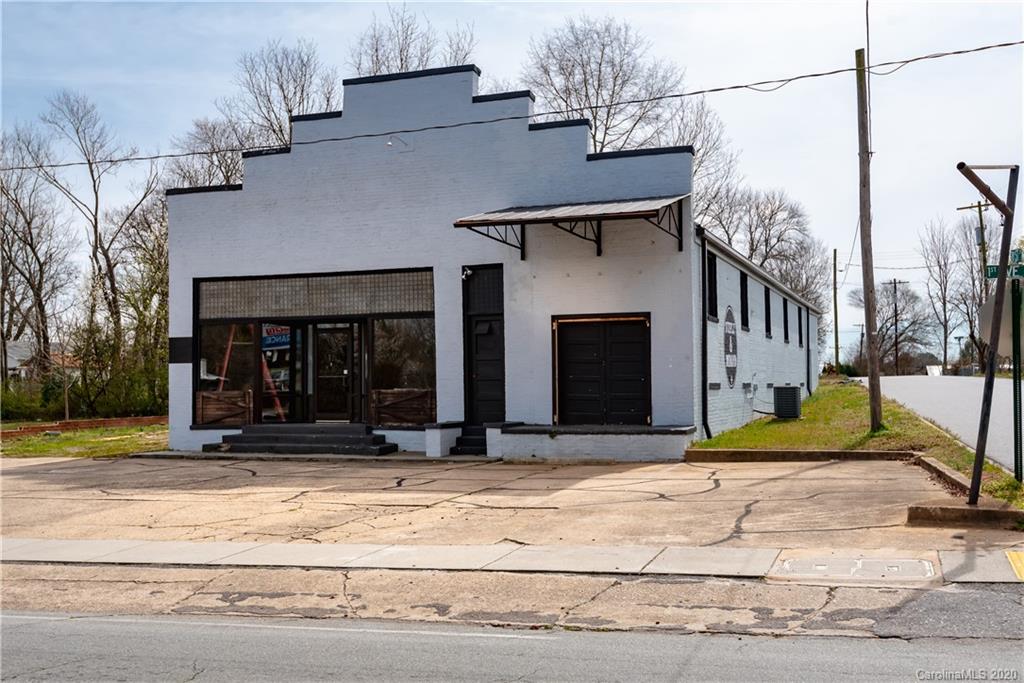 1943 1st Avenue Sw Hickory NC 28602