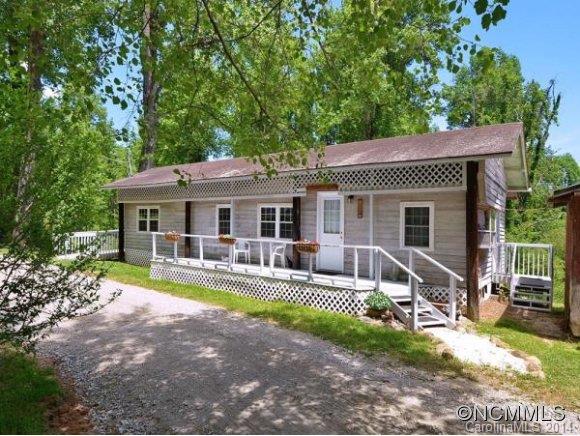 190 Hart Street Saluda NC 28773