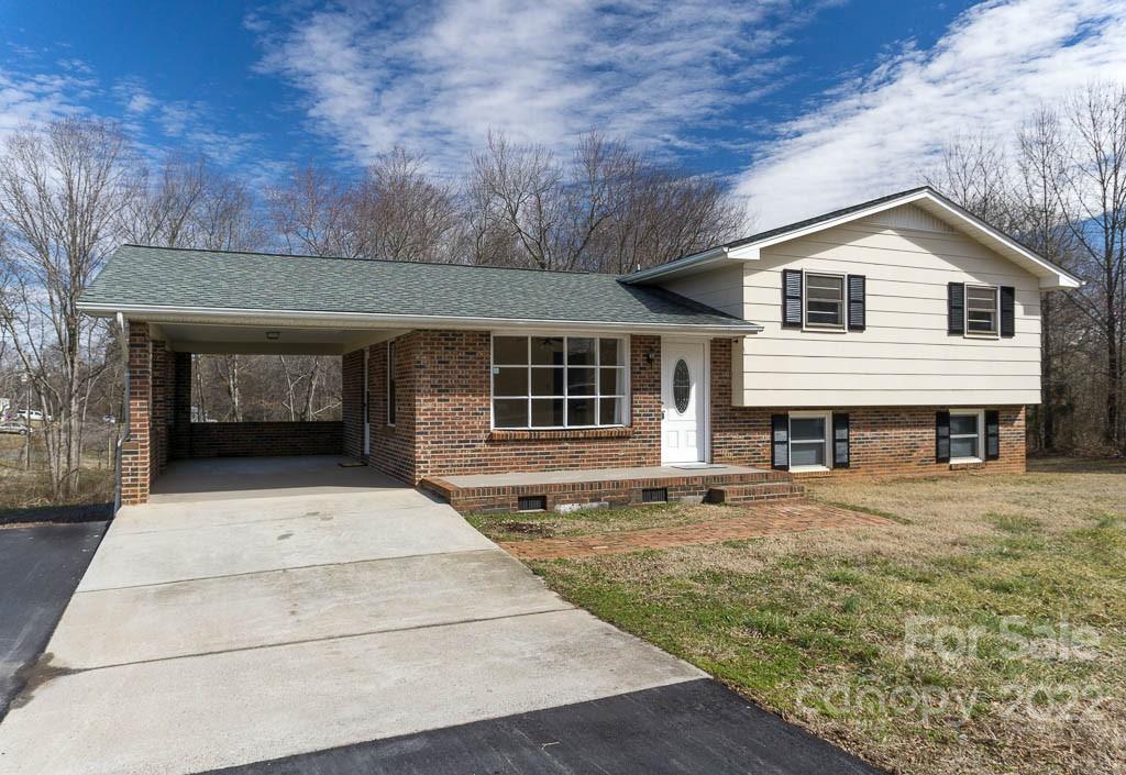 2850 21st Street Lane NE Hickory NC 28601