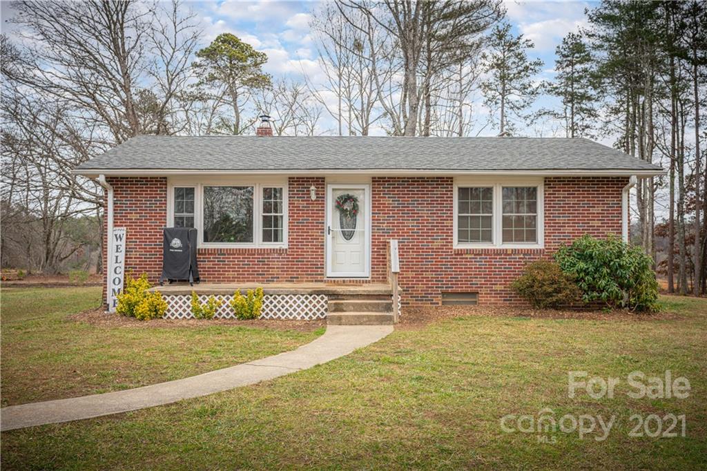 247 Pleasant Meadows Lane Hendersonville NC 28792