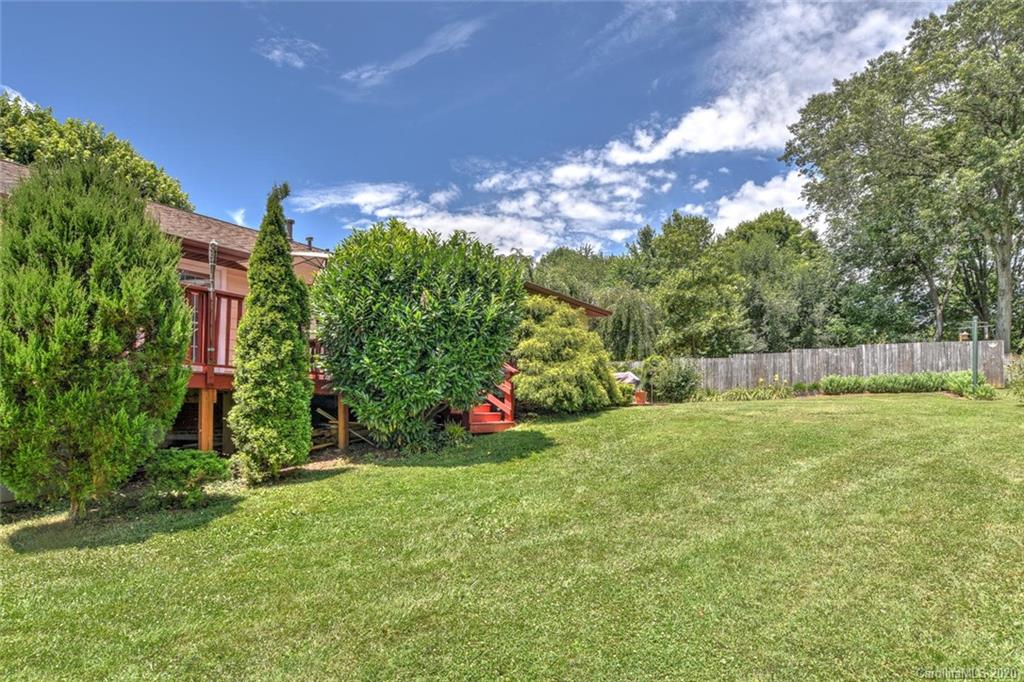11 Guinevere Court Asheville NC 28806