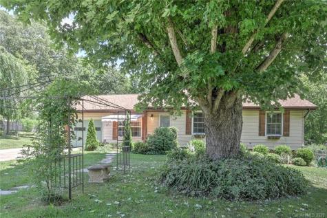 11 Guinevere Court Asheville NC 28806