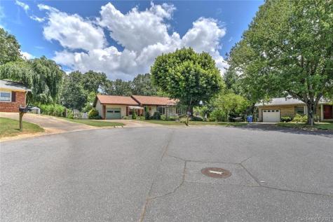 11 Guinevere Court Asheville NC 28806