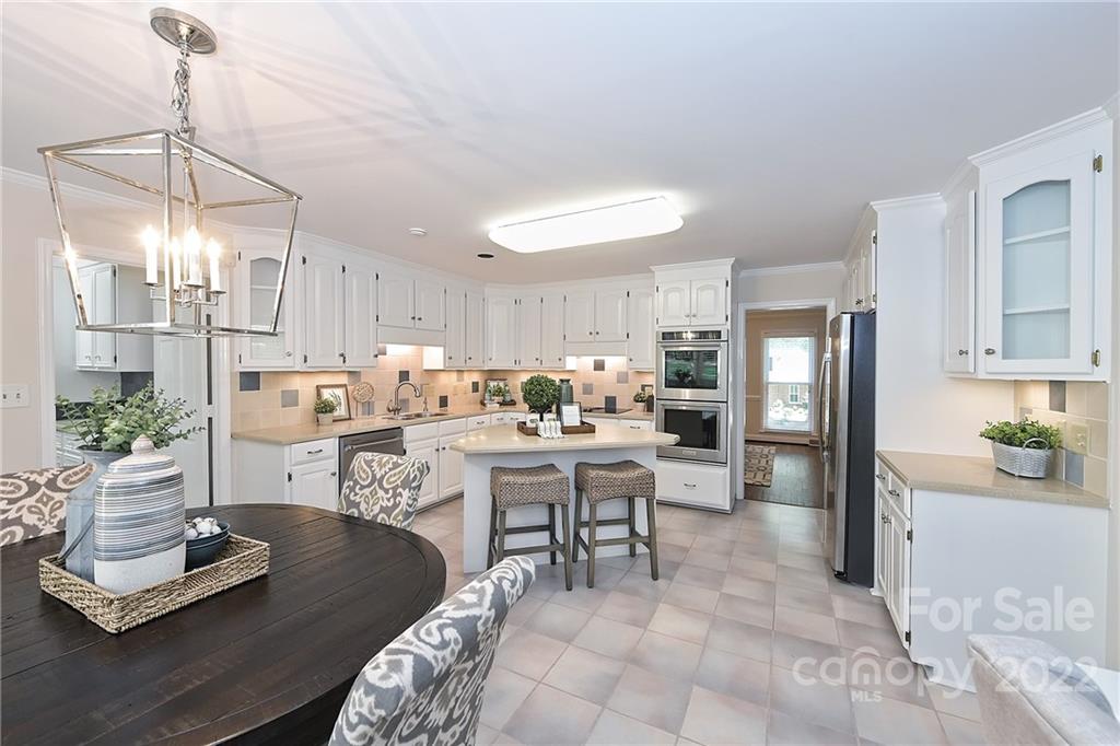 3211 Chaucer Drive Charlotte NC 28210