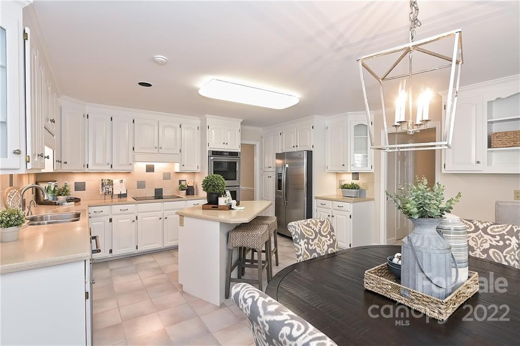 3211 Chaucer Drive Charlotte NC 28210