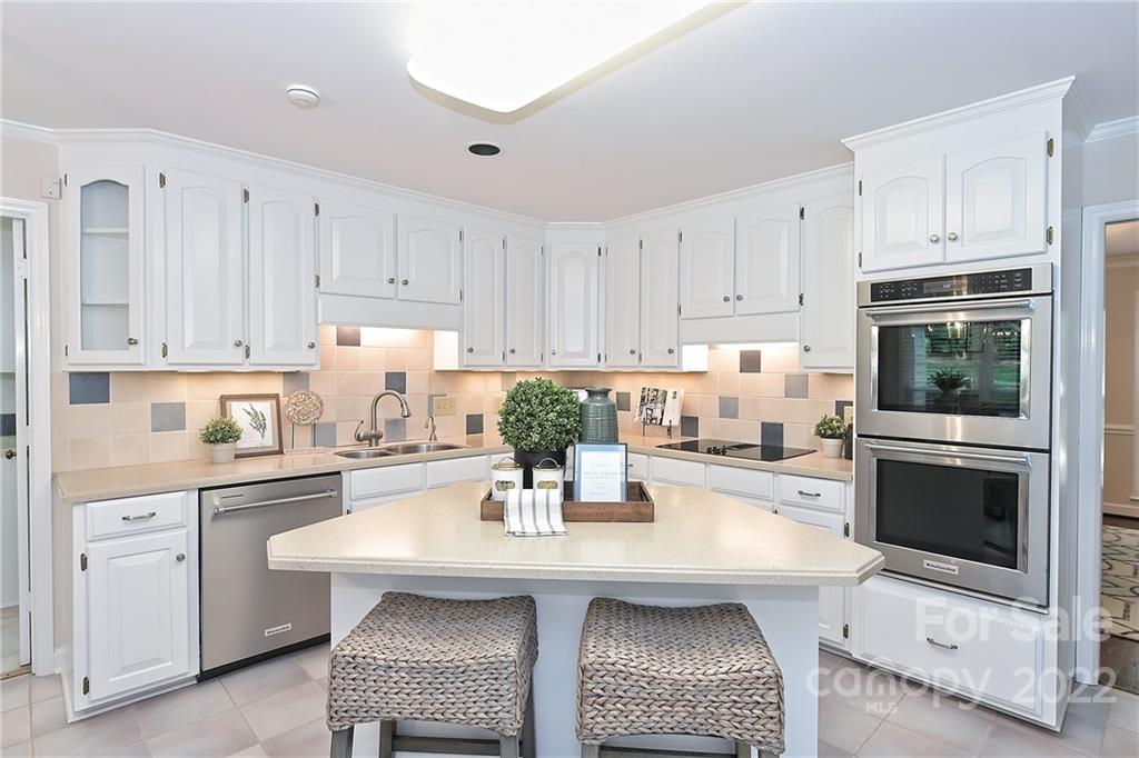 3211 Chaucer Drive Charlotte NC 28210