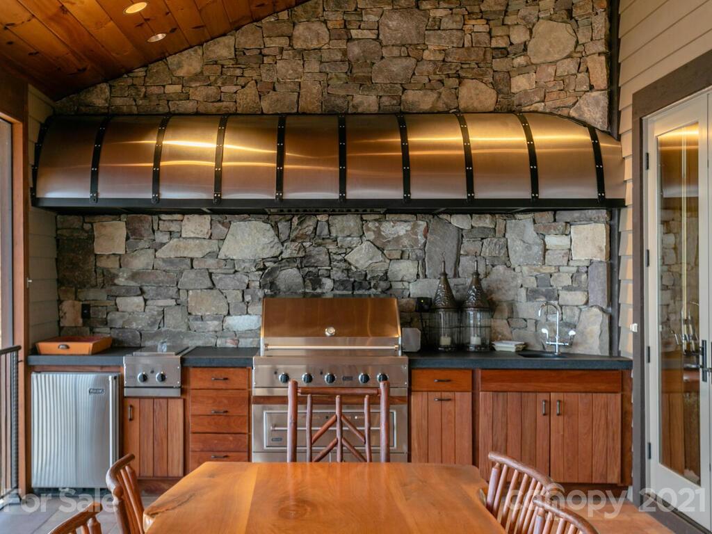 96 Wormy Chestnut Road Burnsville NC 28714