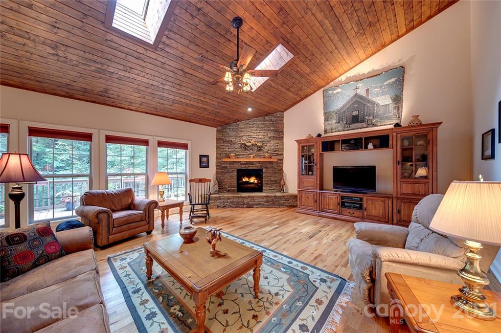 954 Soquili Drive Brevard NC 28712