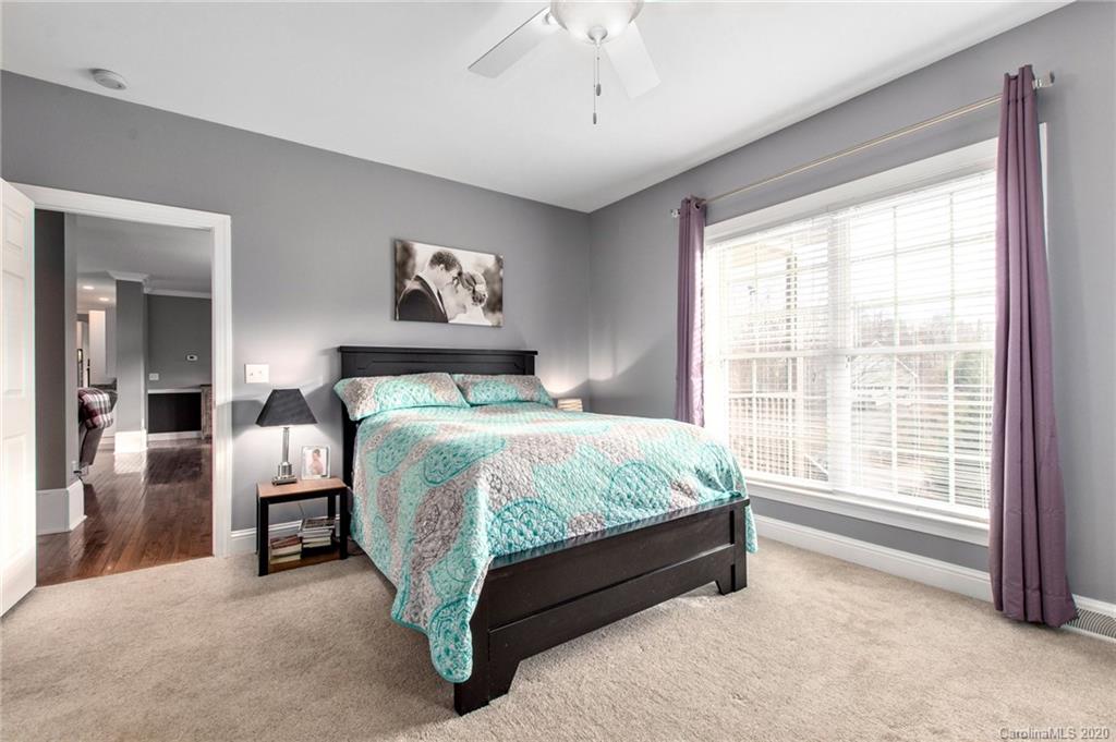 136 South Willow Brook Drive Asheville NC 28806