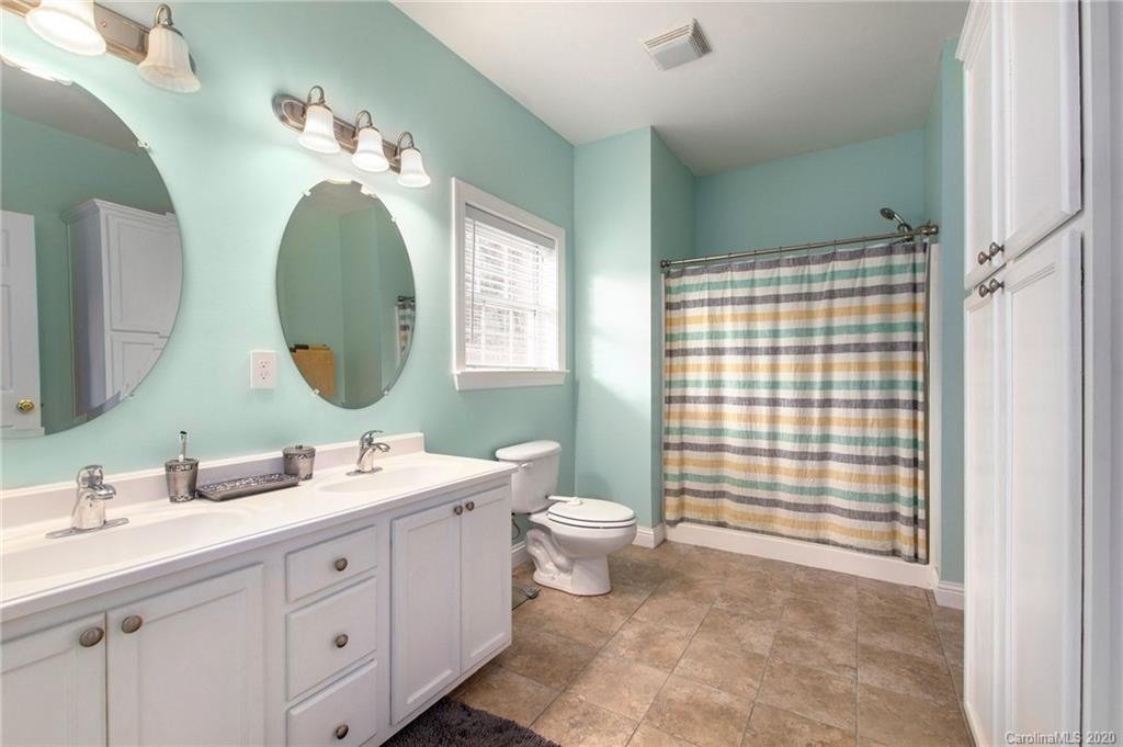 136 South Willow Brook Drive Asheville NC 28806