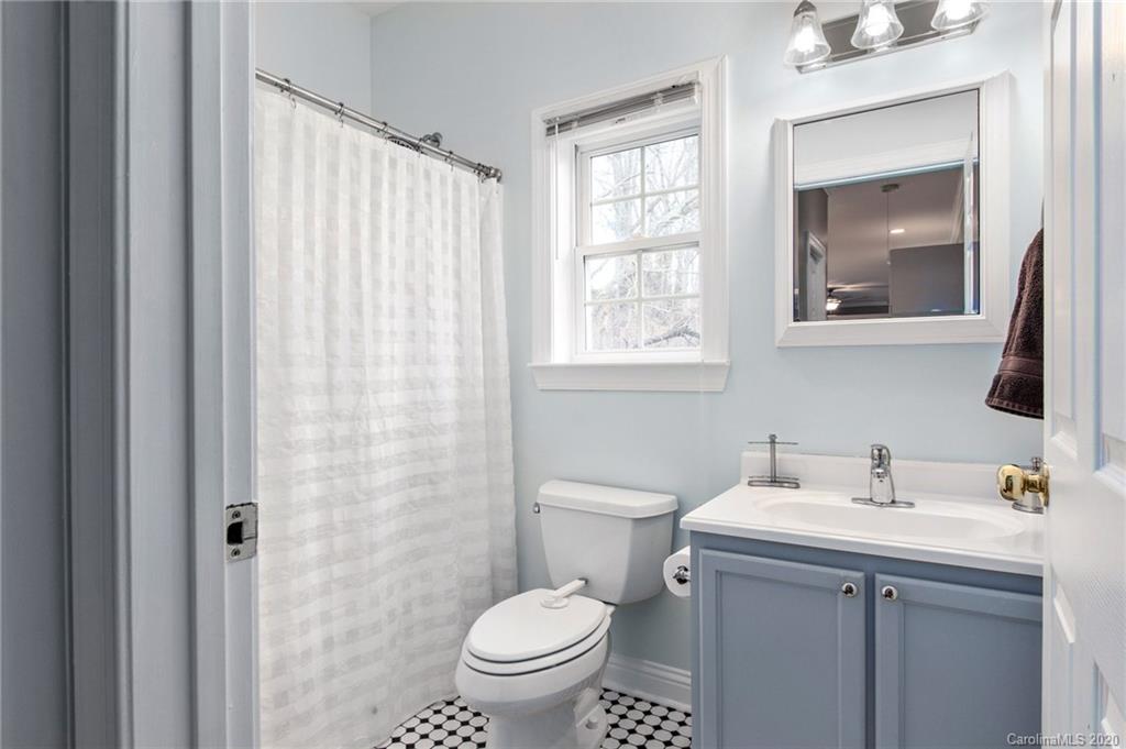136 South Willow Brook Drive Asheville NC 28806