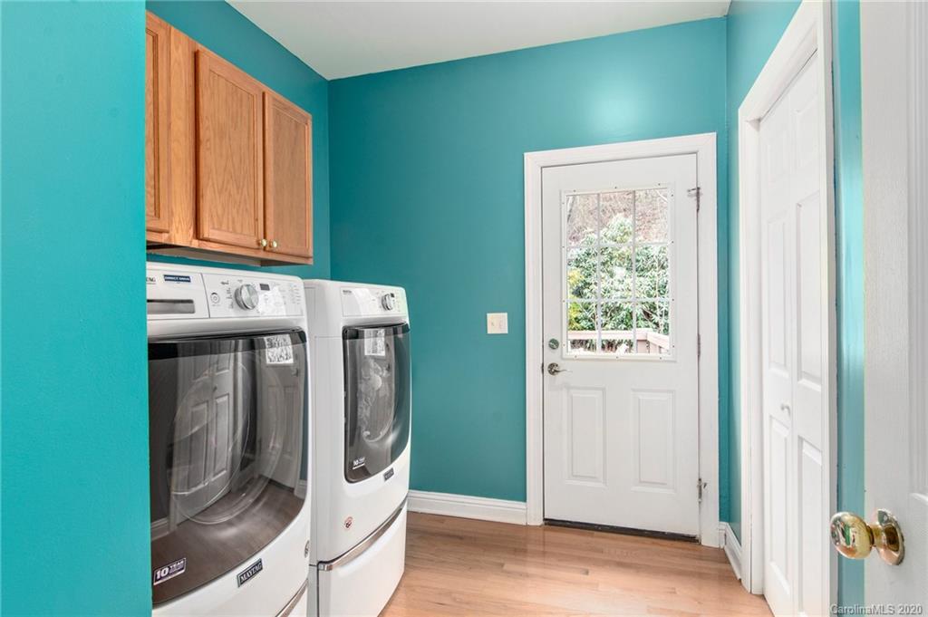 136 South Willow Brook Drive Asheville NC 28806
