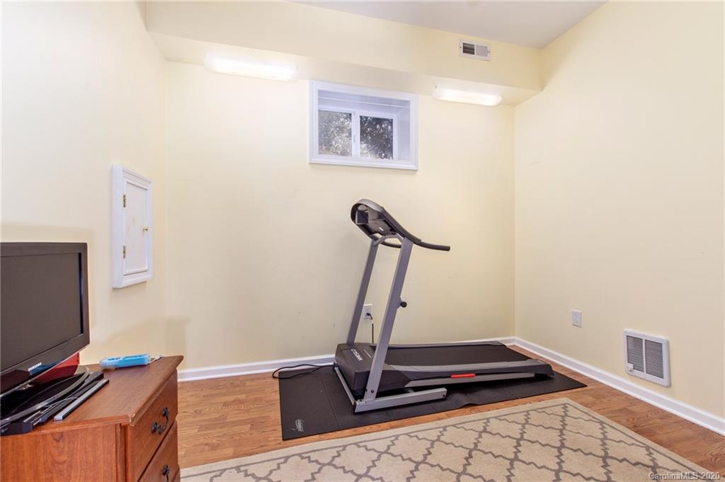 136 South Willow Brook Drive Asheville NC 28806