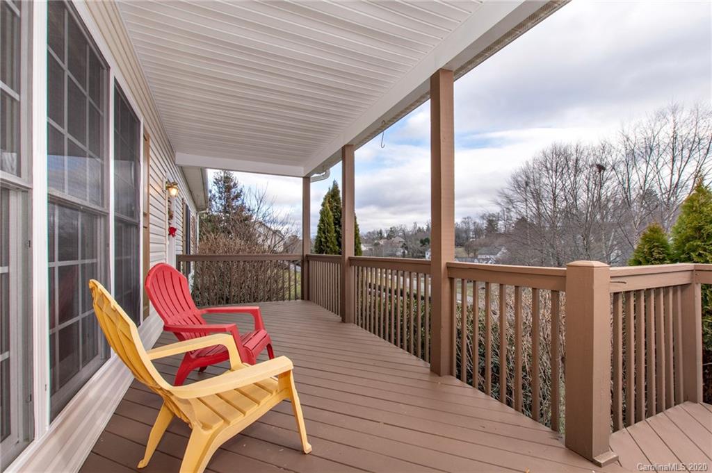 136 South Willow Brook Drive Asheville NC 28806