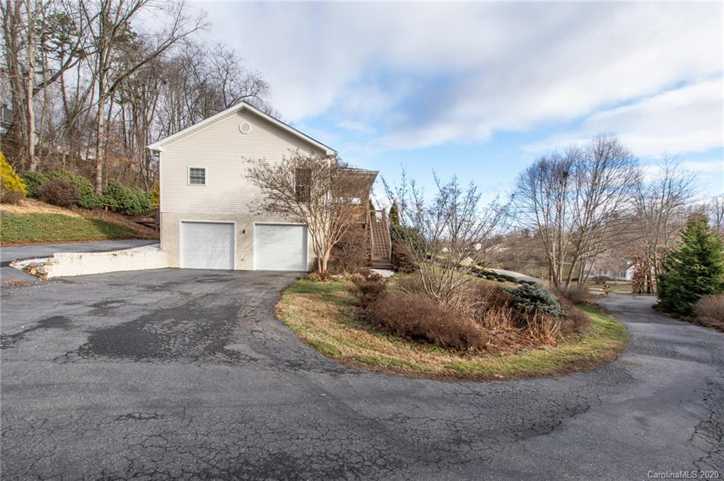 136 South Willow Brook Drive Asheville NC 28806