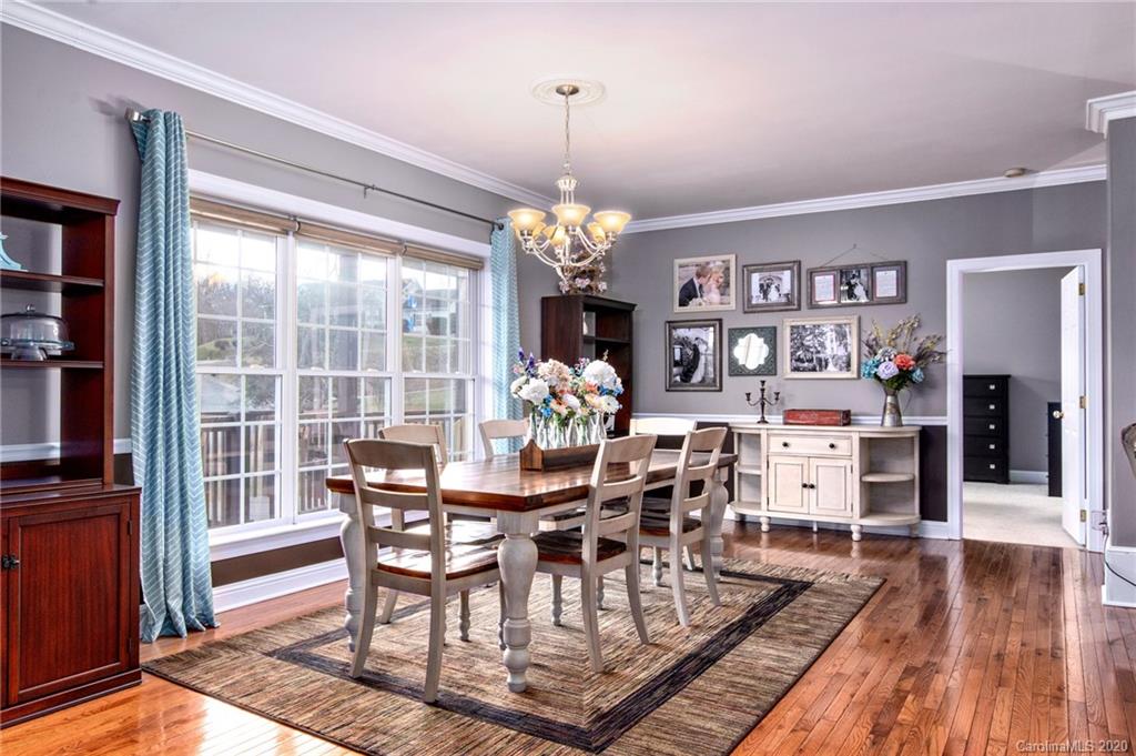 136 South Willow Brook Drive Asheville NC 28806