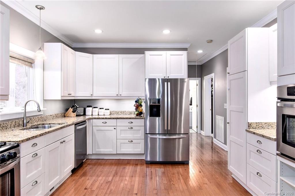 136 South Willow Brook Drive Asheville NC 28806