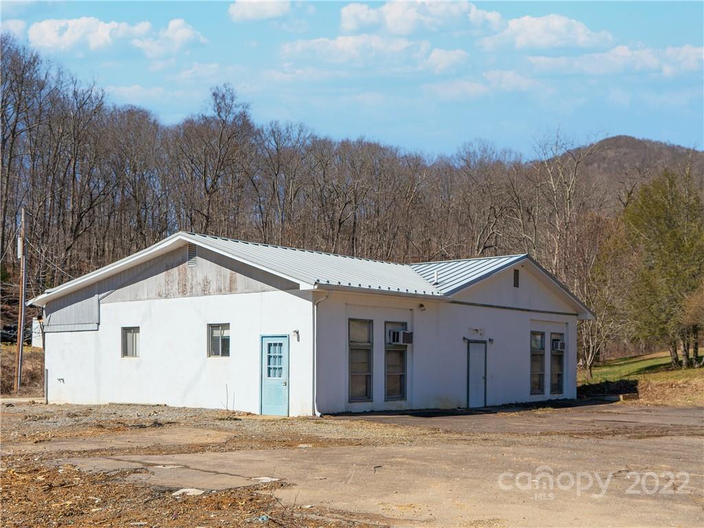 209 Indian Trail Burnsville NC 28714