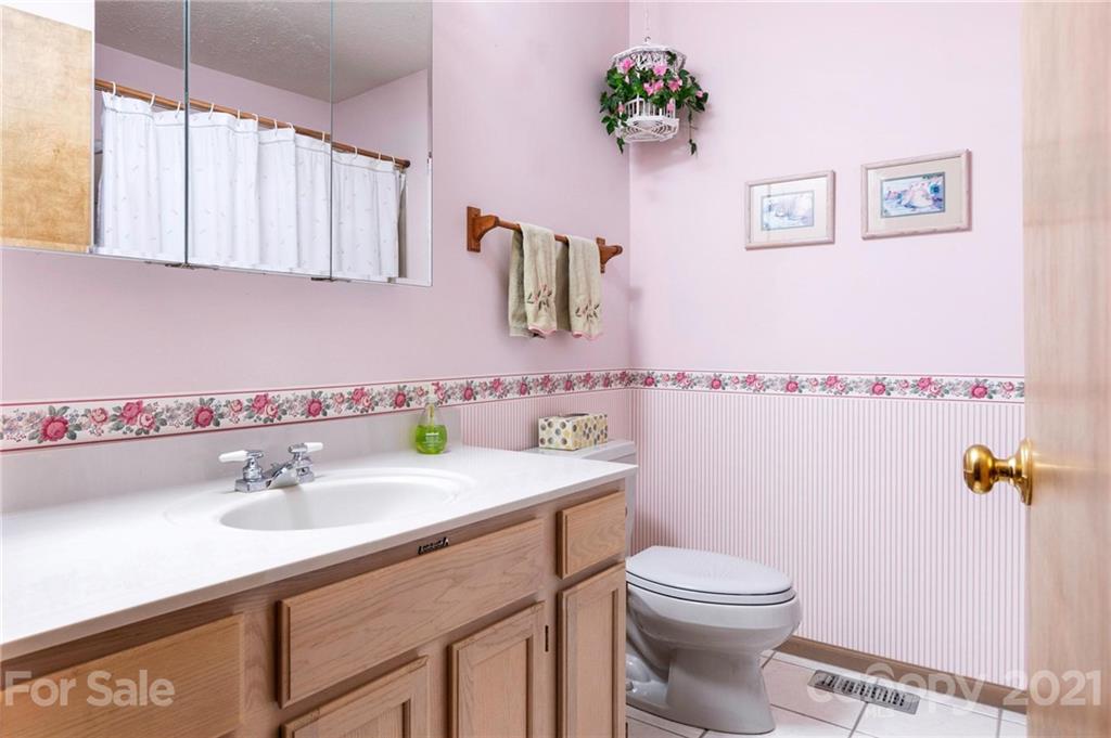 2 Ladyslipper Road Weaverville NC 28787