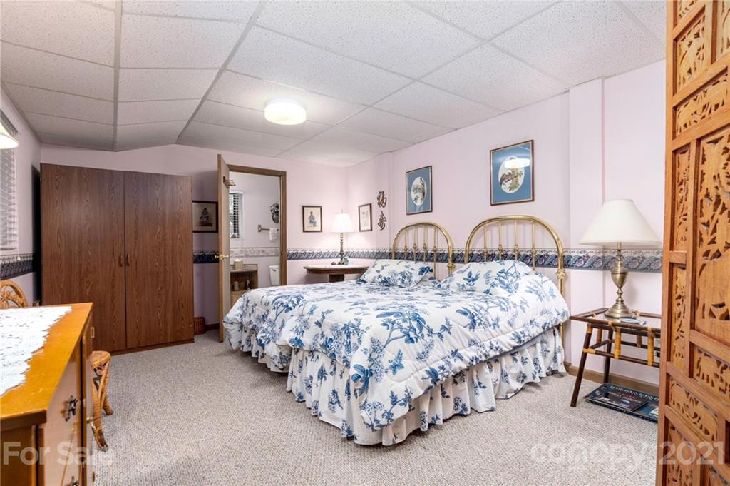 2 Ladyslipper Road Weaverville NC 28787