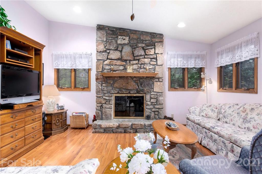 2 Ladyslipper Road Weaverville NC 28787