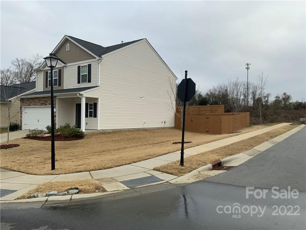 9117 Avery Meadows Drive Charlotte NC 28216