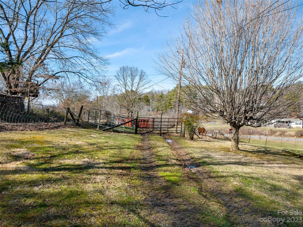 51 Longs Chapel Road Weaverville NC 28787