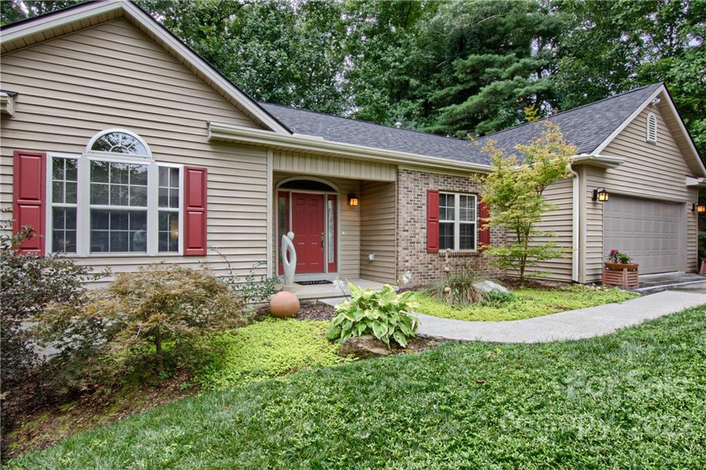 17 Foxmoor Court Etowah NC 28729