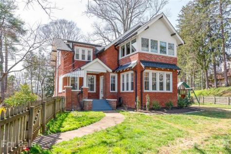 8 Samayoa Place Asheville NC 28806