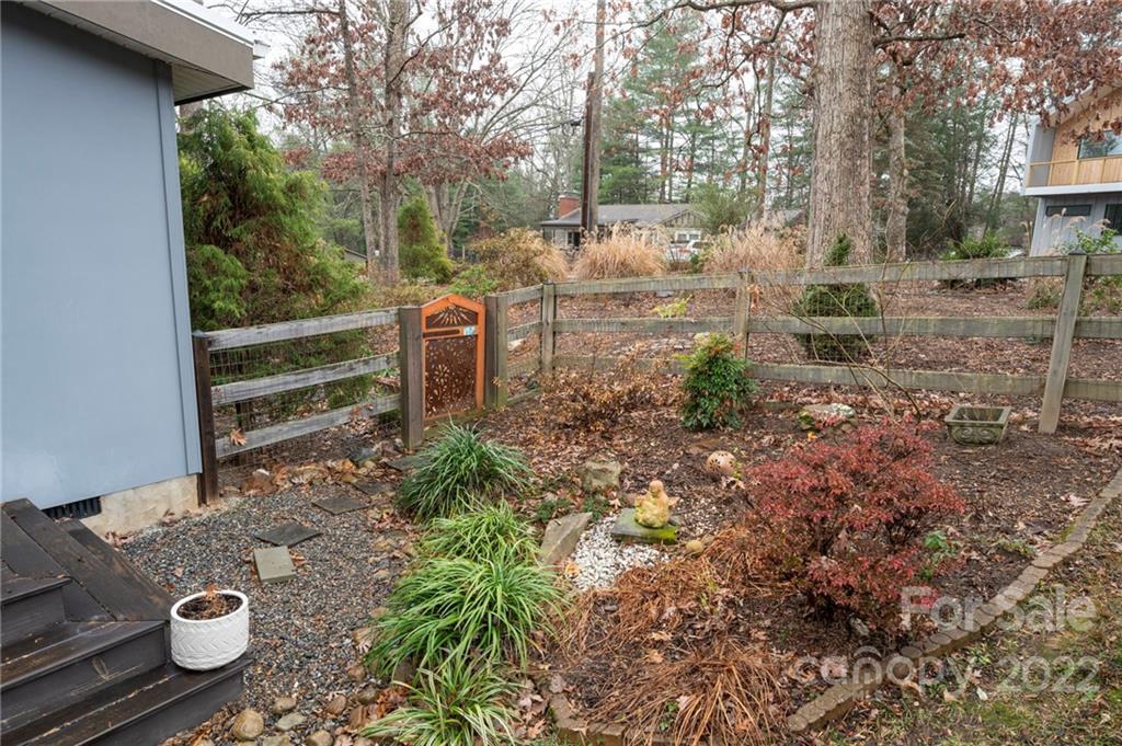 5 Digges Road Asheville NC 28805