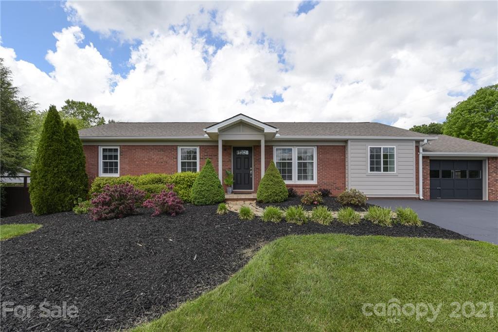 689 Justice Ridge Road Candler NC 28715