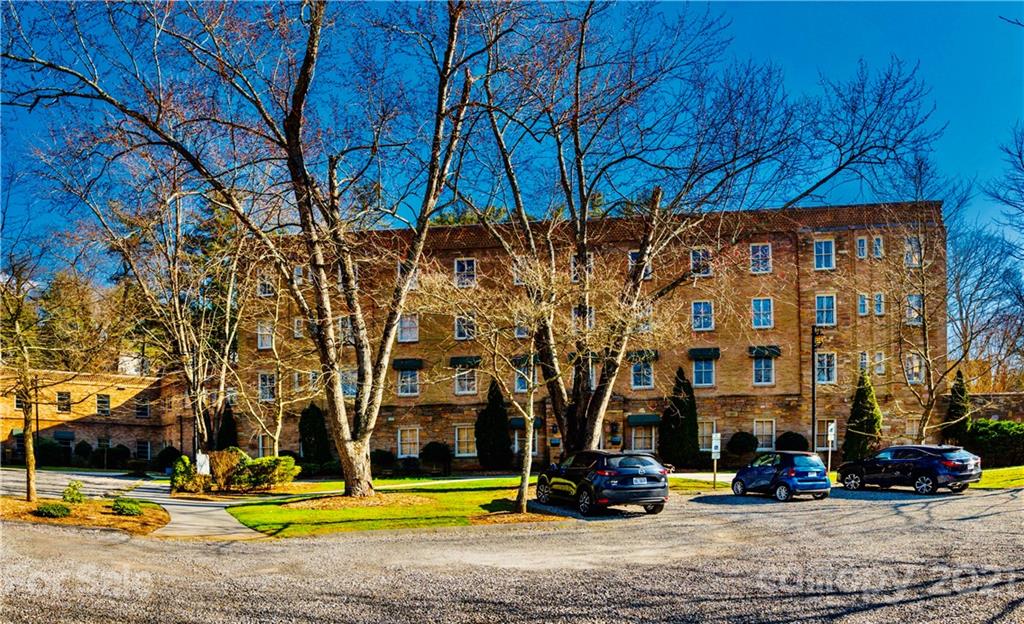 8 Village Lane Asheville NC 28803
