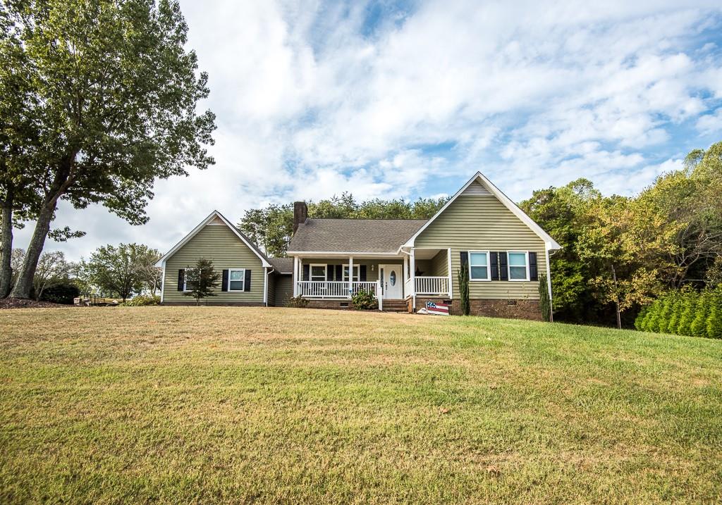 1728 Maybrook Boulevard Hickory NC 28601