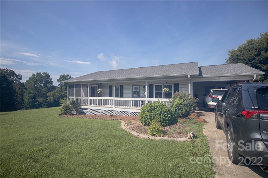 20 Forest Oaks Lane Hickory NC 28601