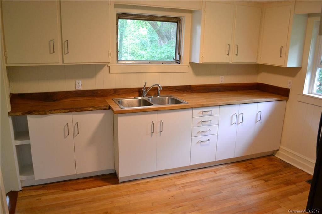12 Laurel Avenue Asheville NC 28804