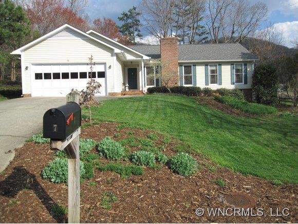 7 Bear Knoll Drive Asheville NC 28805